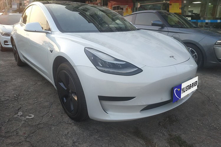 Tesla Model 3 460KM